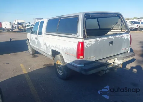 1992 GMC Sierra K2500 z USA, uszkodzony, nr VIN 2GTFK29K5N1526110